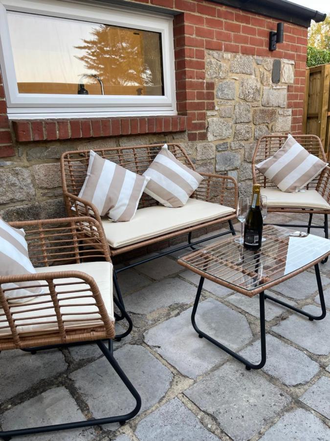 The Lodge Hideaway In Cowes Gurnard Exterior foto